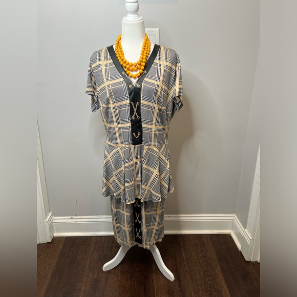 Women’s Plaid Set (Ashley Stewart) - Picture 1 of 2